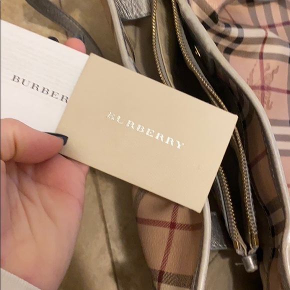 Burberry purse. authentic. - Picture 7 of 9